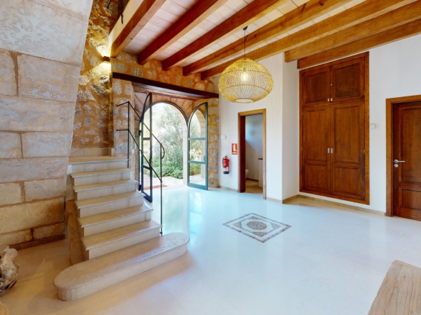 LWrHXAT6TJq-Staircase