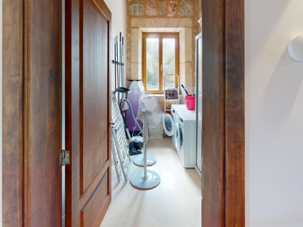 t6H4JRk36uE-Bathroom