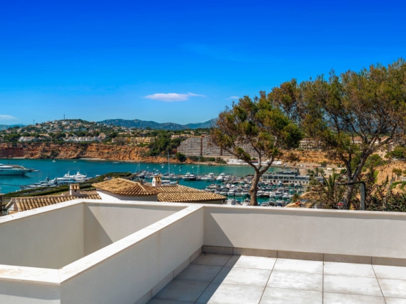atemberaubende-neubau-villa-mit-grossartigem-meerblick-in-el-toro-mallorca-10