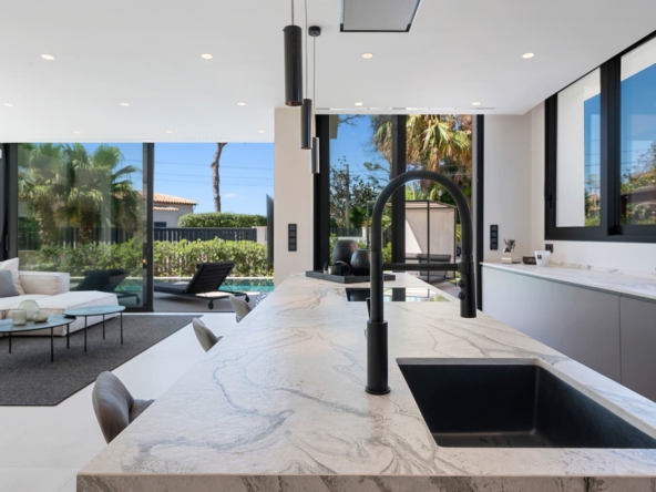 atemberaubende-neubau-villa-mit-grossartigem-meerblick-in-el-toro-mallorca-21