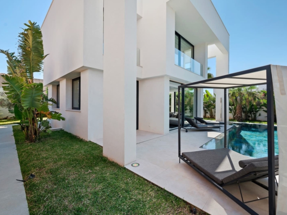 atemberaubende-neubau-villa-mit-grossartigem-meerblick-in-el-toro-mallorca-28