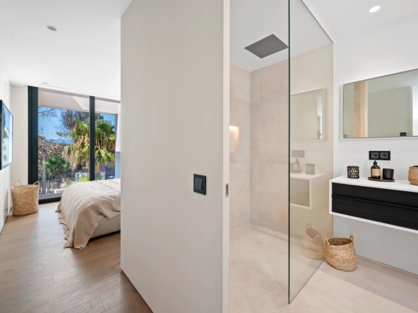 atemberaubende-neubau-villa-mit-grossartigem-meerblick-in-el-toro-mallorca-41