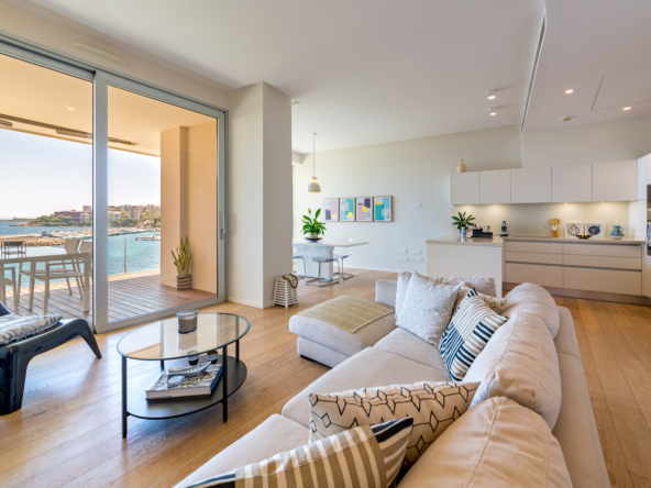 64b64c7d13e11c7dabf0f3af