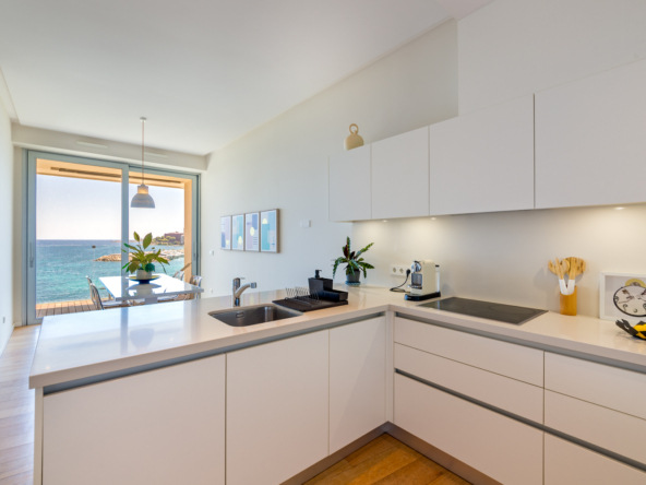 64b64ccb13e11c326bf0f3b2