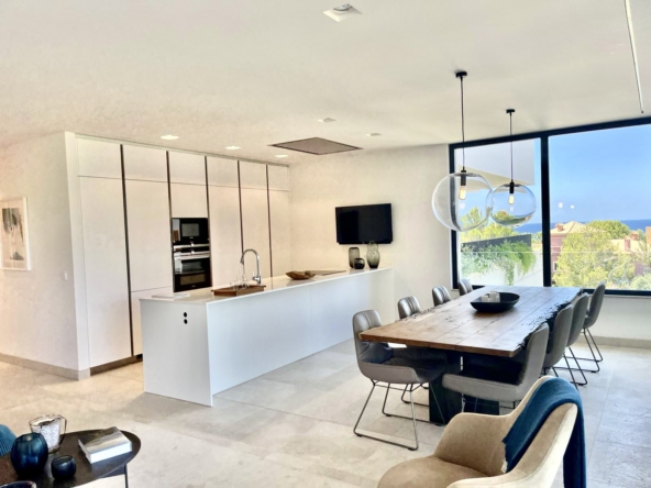 8adf3441-9d45-495c-a980-6f5084641914